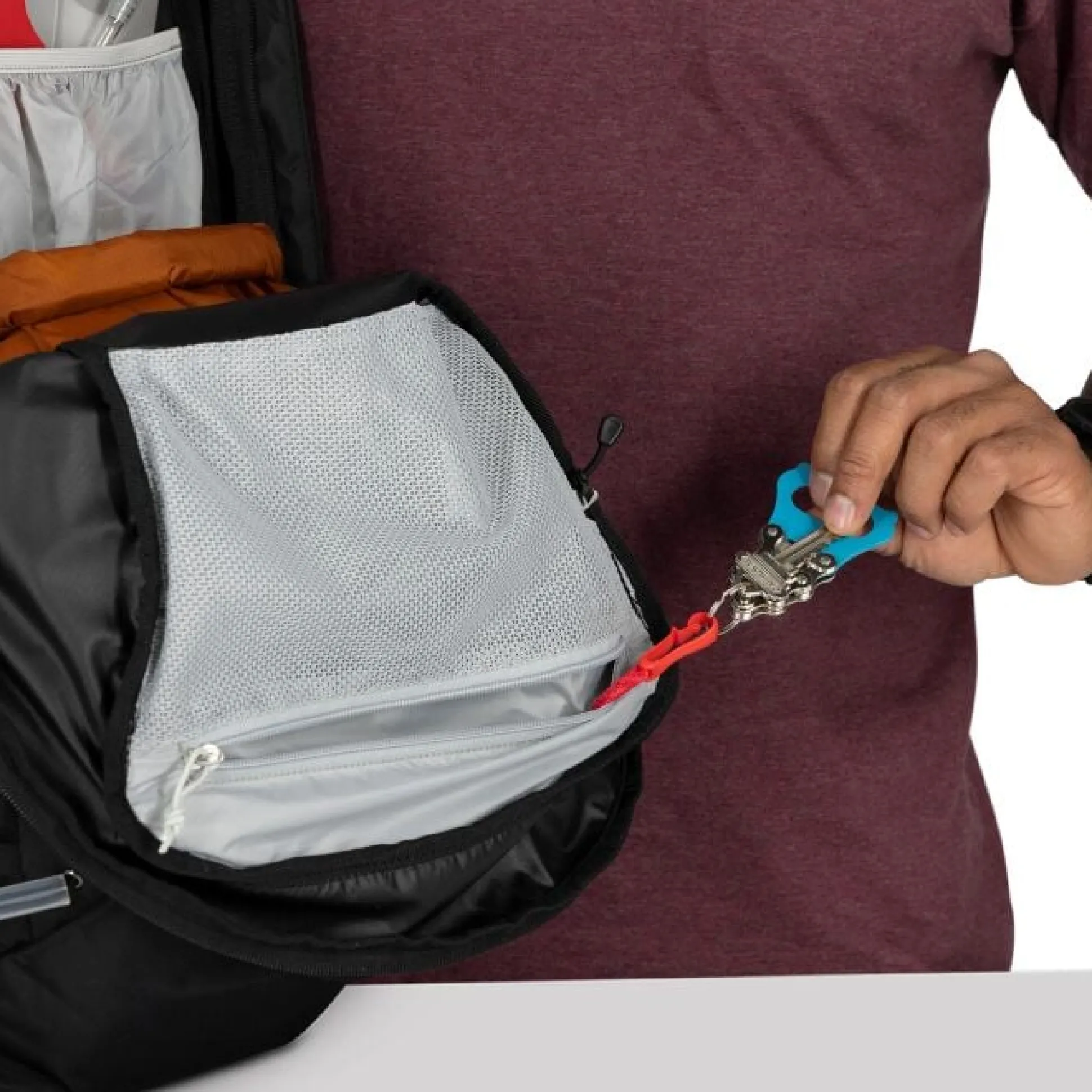 Talon 22 - Black / Coal Grey